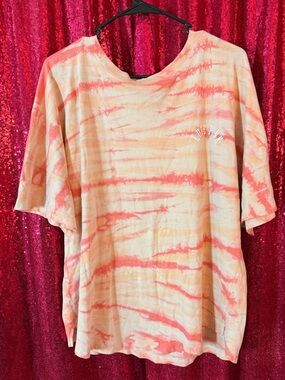 PINK Victoria's Secret Coral and Cream Tie-Dye Short Sleeve Tee